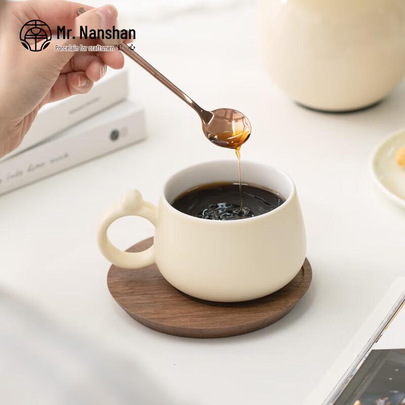 Nanshan Mr. Half-seen Cat Ceramic Mug with Spoon