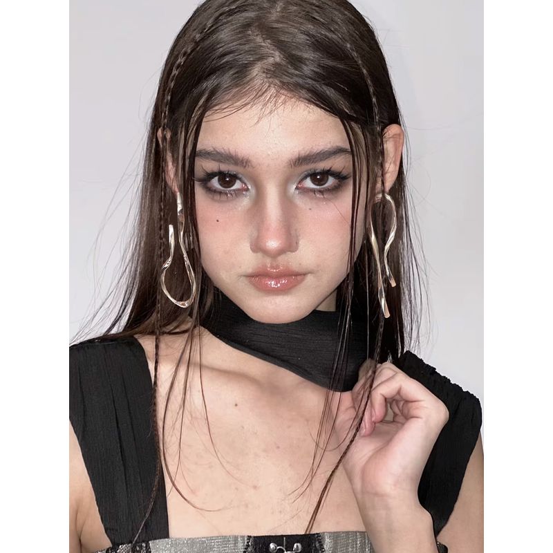 

Fashion Exaggerated Metal Wave Line Ear Clip Asymmetric Earrings Women s Cold Style Minimalist Design Line Ear Studs Earrings A Pair of Pierced Ears [Earrings]