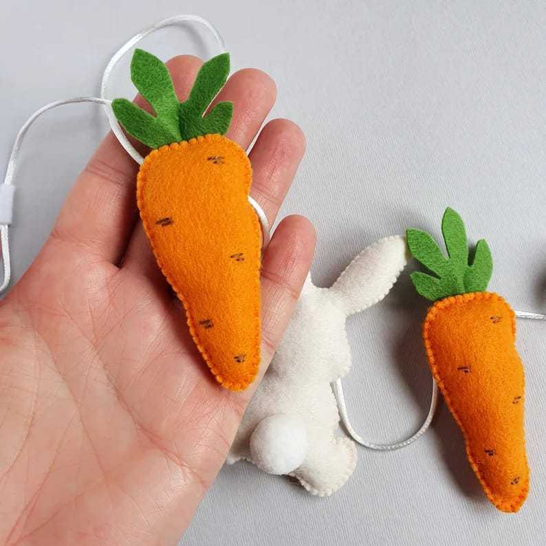 1116 Easter Bunny and Carrot Hanging Banner 1D Plastic Garland for Spring Home Decoration Classic Easter Front Door Decor