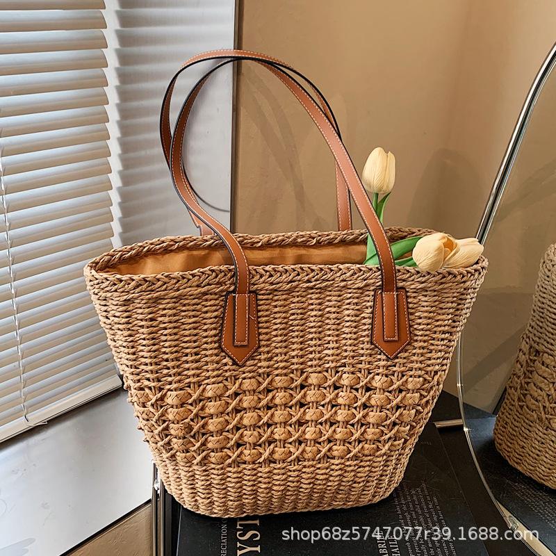 2025 New Korean Versatile Large-Capacity Hollow Straw Bag New Summer Simple Commuter Women's Bag Woven Shoulder Bag