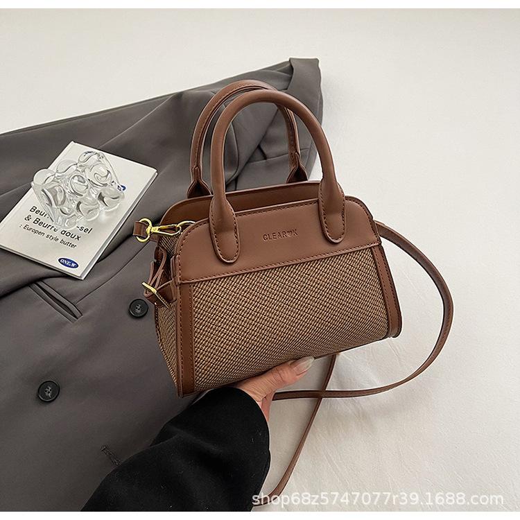 

Korean casual handbag women s 2025 new fashionable foreign temperament crossbody bag spliced niche design saddle bag