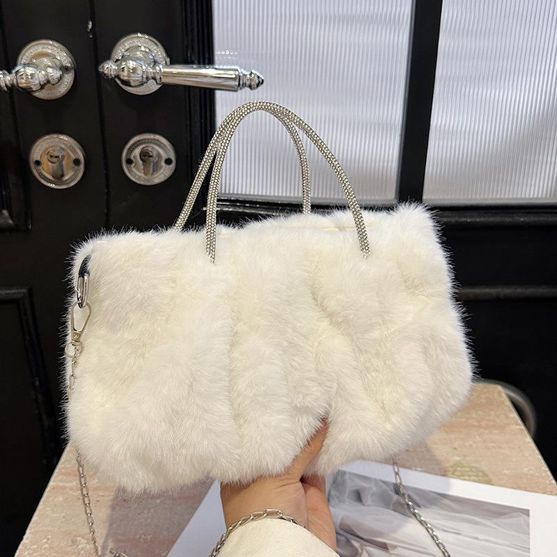 2024 Trendy Handheld Plush Cloud Bag: Furry Chain Crossbody for Women, Perfect for Autumn/Winter