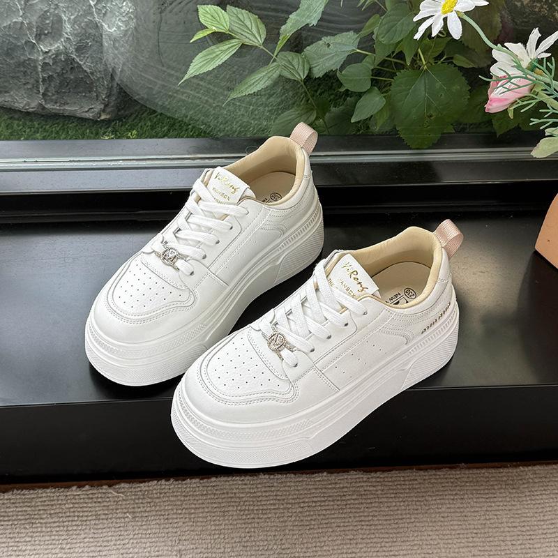2025 New Thick-soled Lace-up Simple Little White Shoes for Women In the Spring of 2025, Thin and Versatile, Popular Niche Fashion Display