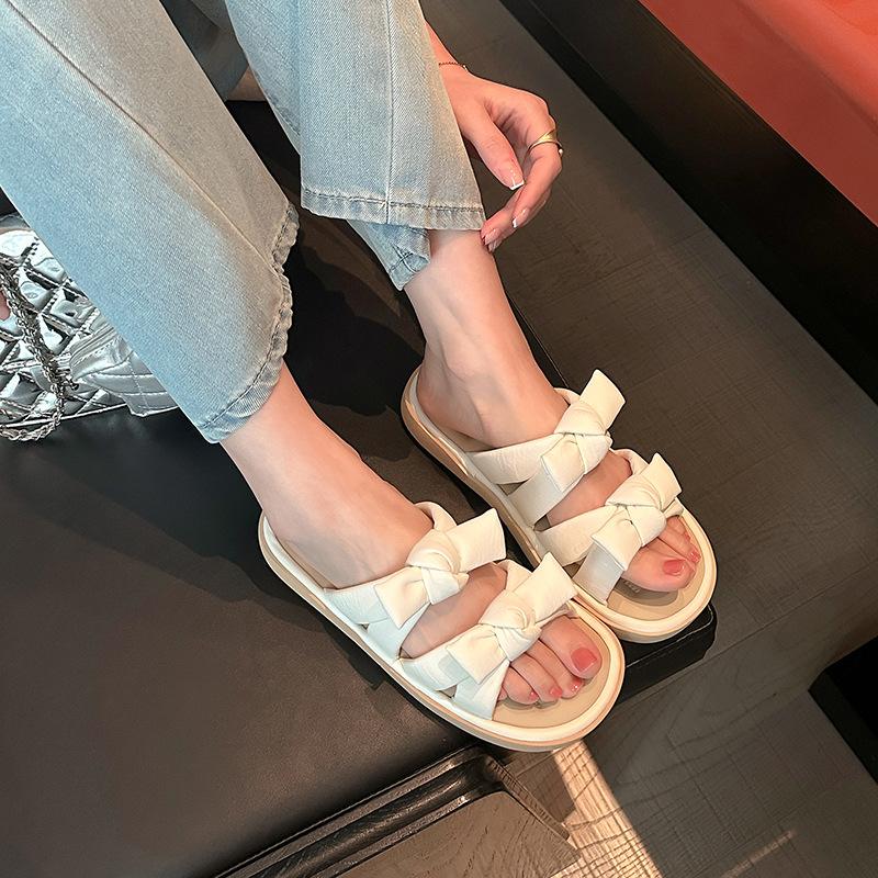 Soft-soled slippers women's summer summer new flat-bottomed versatile casual bow one-word drag