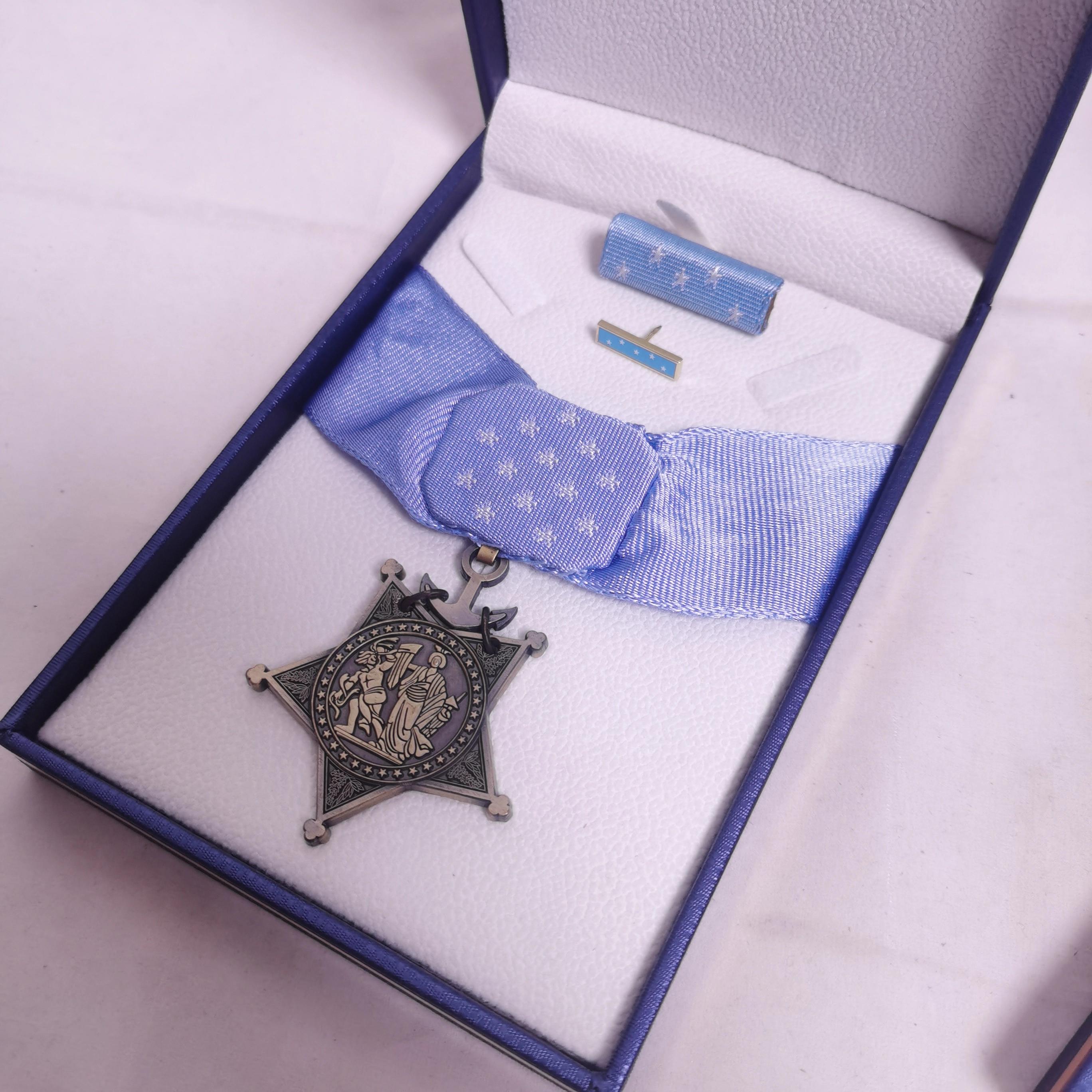 Медаль США Морская медаль Сухопутная медаль Почета Воздушная Три