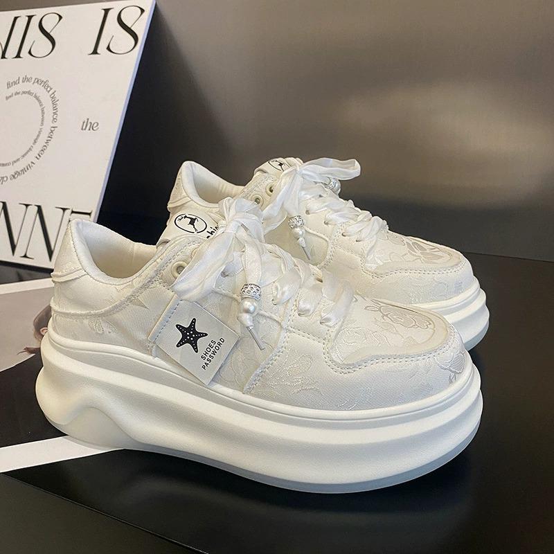 

Garoa Satin Surface New Chinese Style Hight Increasing Board Shoes Women s Casual White Shoes Spring New Versatile Fashion