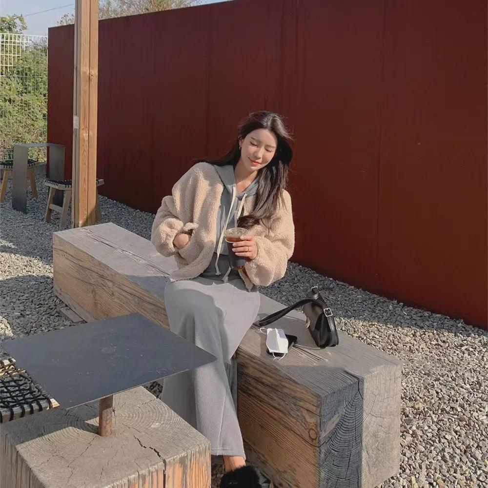 Stilvoller 2025 Damen-Pink-Rockanzug: Frühling/Herbst Winter Zweiteiliger gerippter Pullover & Halb langer Rock