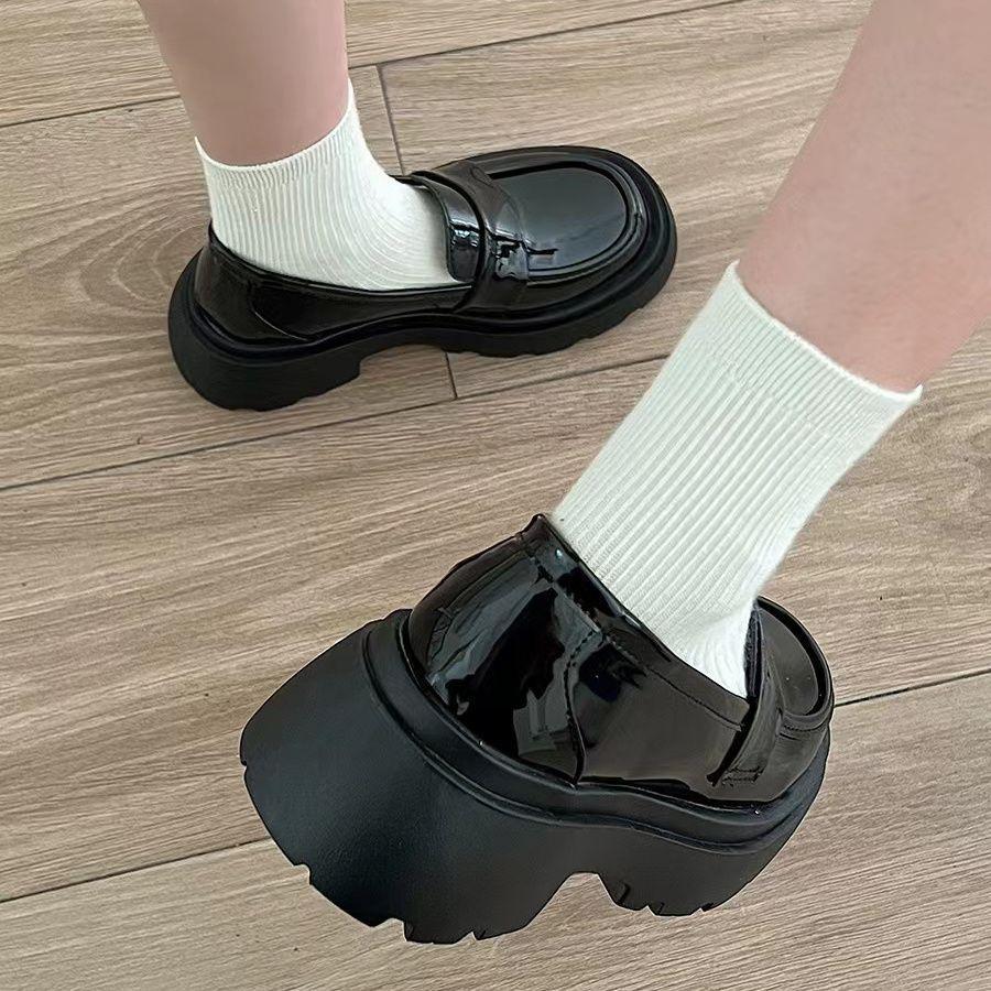 Koreanische Version von Damen-Loafers Frühling und Herbst 2025 neue Plateau-Damenschuhe flache Schuhe im britischen Stil einzelne Schuhe Slipper kleine Lederschuhe