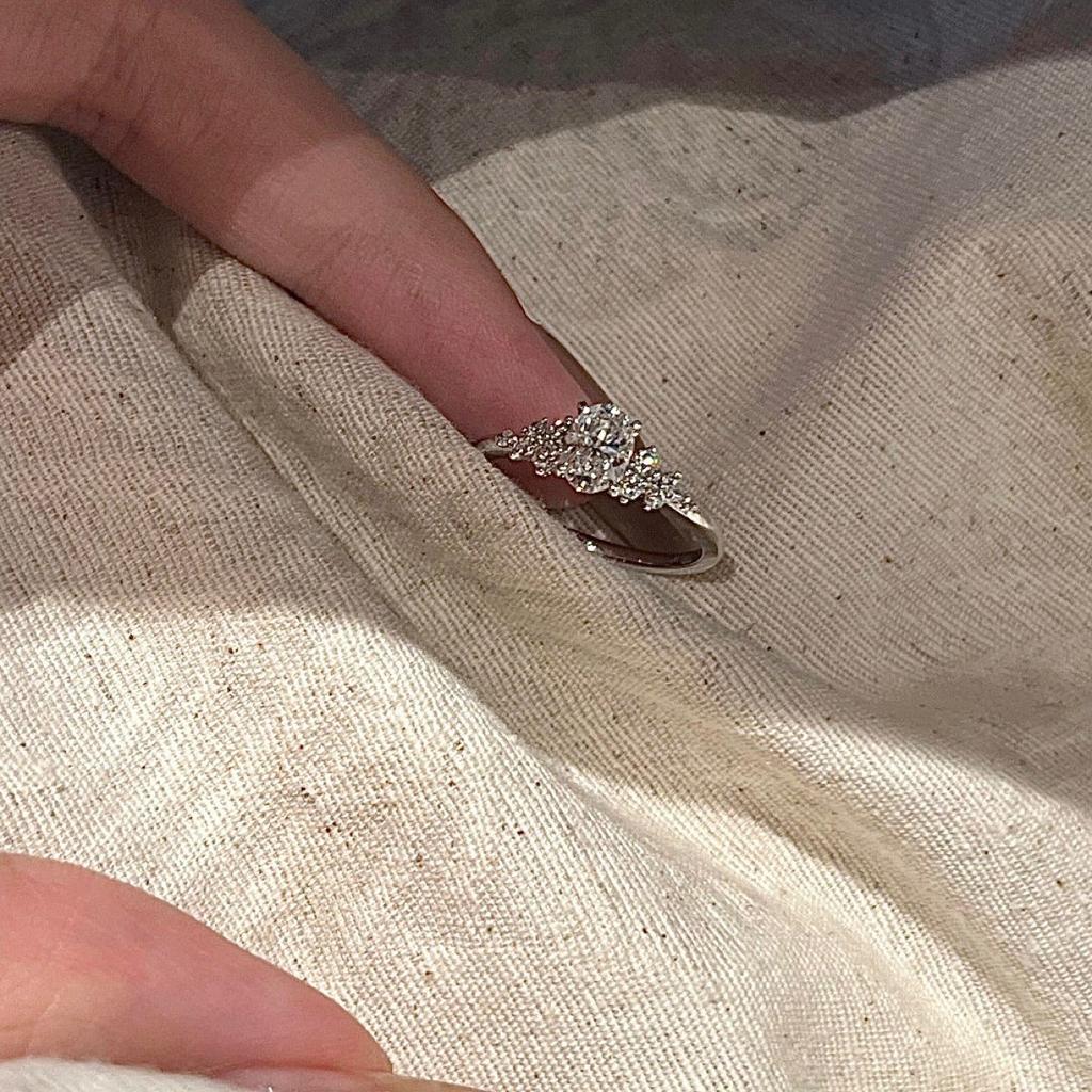 Broken diamonds burst sparkling galaxy ring women's light luxury high-end design sense