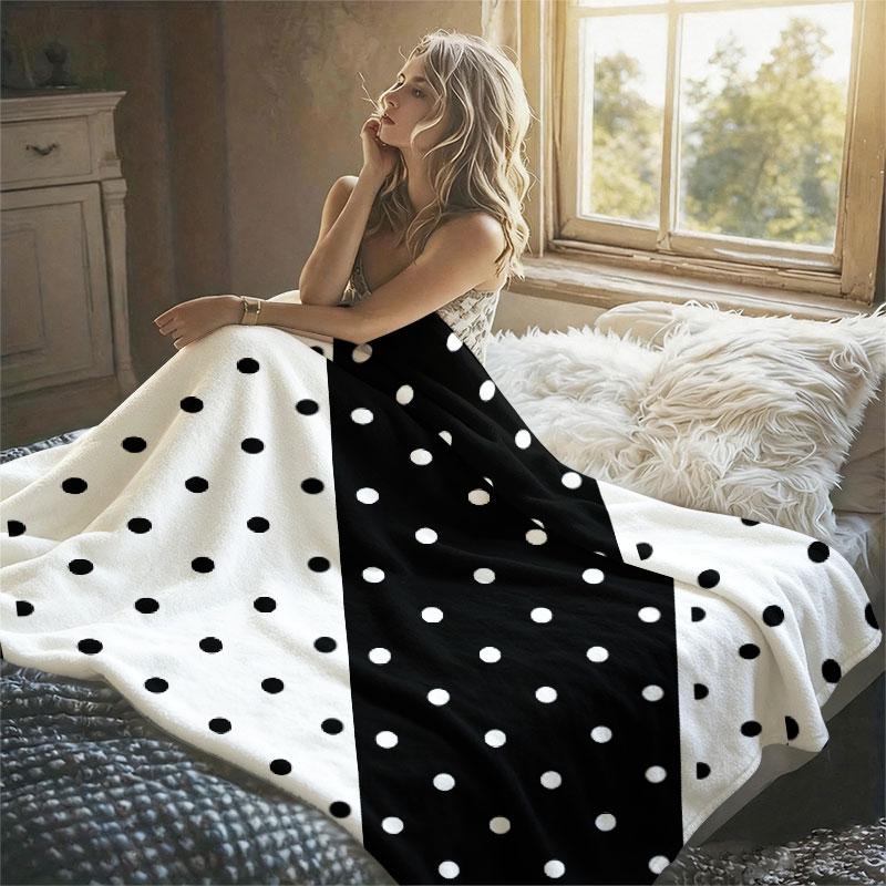 Dark Game Doodle Texture Flannel Blanket Warm Soft Halloween Christmas Decorative Couch Warm Cozy All-Season Gift