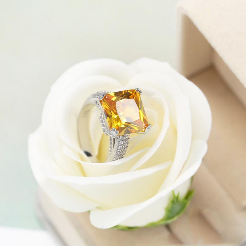 Luxus Princess Cut AAAAA Gelber Großer Zirkonia Massivsilberfarbener Ring Mit Mikrobesetztem Klarem Zirkonia Damen Verlobungsringe
