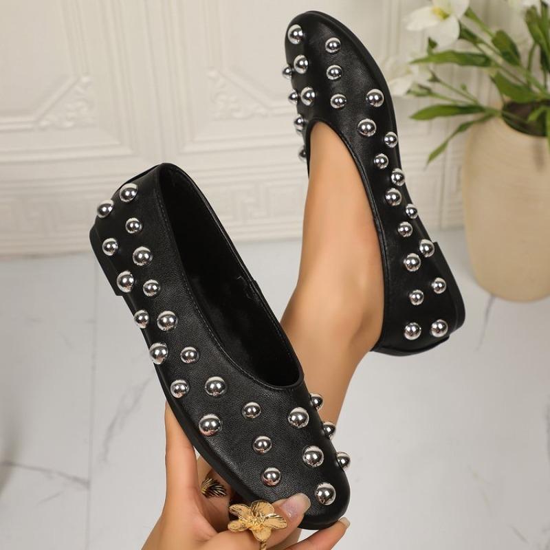 Fashion Women's New Rivet Single Shoes Fashion Round Toe Shallow Mouth Soft Sole Soft Leather Non-slip Flat Plus Size Shoes