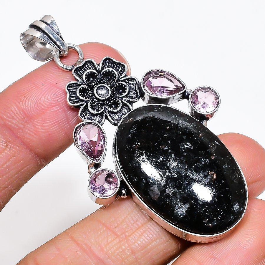 

Натуральний Нуумміт, Рожевий Кунцит Ювелірний Кулон зі Стерлінгового Срібла 925 2,48 AP-13993