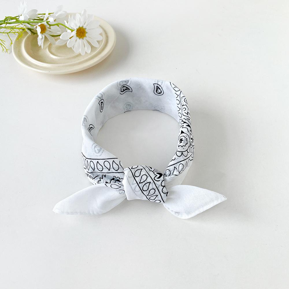 Langer Satinschal für Frühling und Sommer für Damen, Sonnenschutzschal, modischer langer Satinschal mit Schönheitsszene, vielseitiger Reiseschal