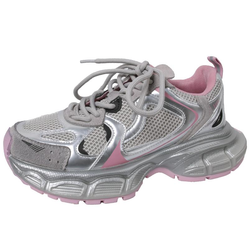 Showing Feet, Small and Versatile, Heightened Platform Dad Shoes, Women's 2025 New Spring Hong Kong Style, Light and Retro Sports Shoes