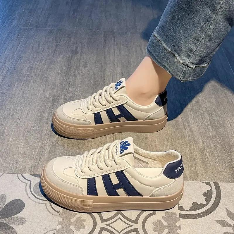 Little white shoes women's spring and autumn 2025 new thick-soled versatile thin breathable Internet celebrity sports shoes popular Forrest Gump wo