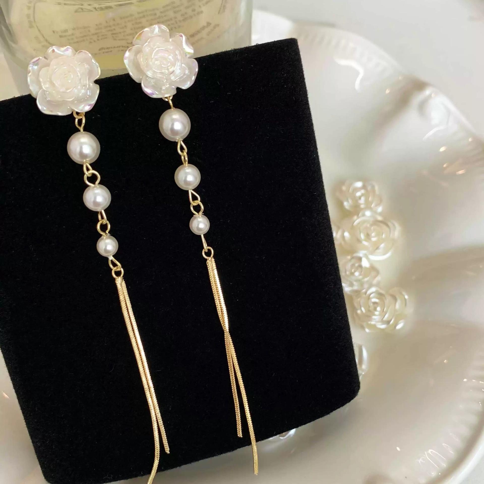 Sweet super fairy versatile long temperament flower stud earrings female design sense camellia pearl fringed earrings ear jewelry