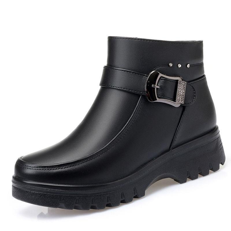 Winter shoes soft-soled elderly cotton shoes women's warm velvet leather shoes short boots women's flat-soled non-slip women's shoes