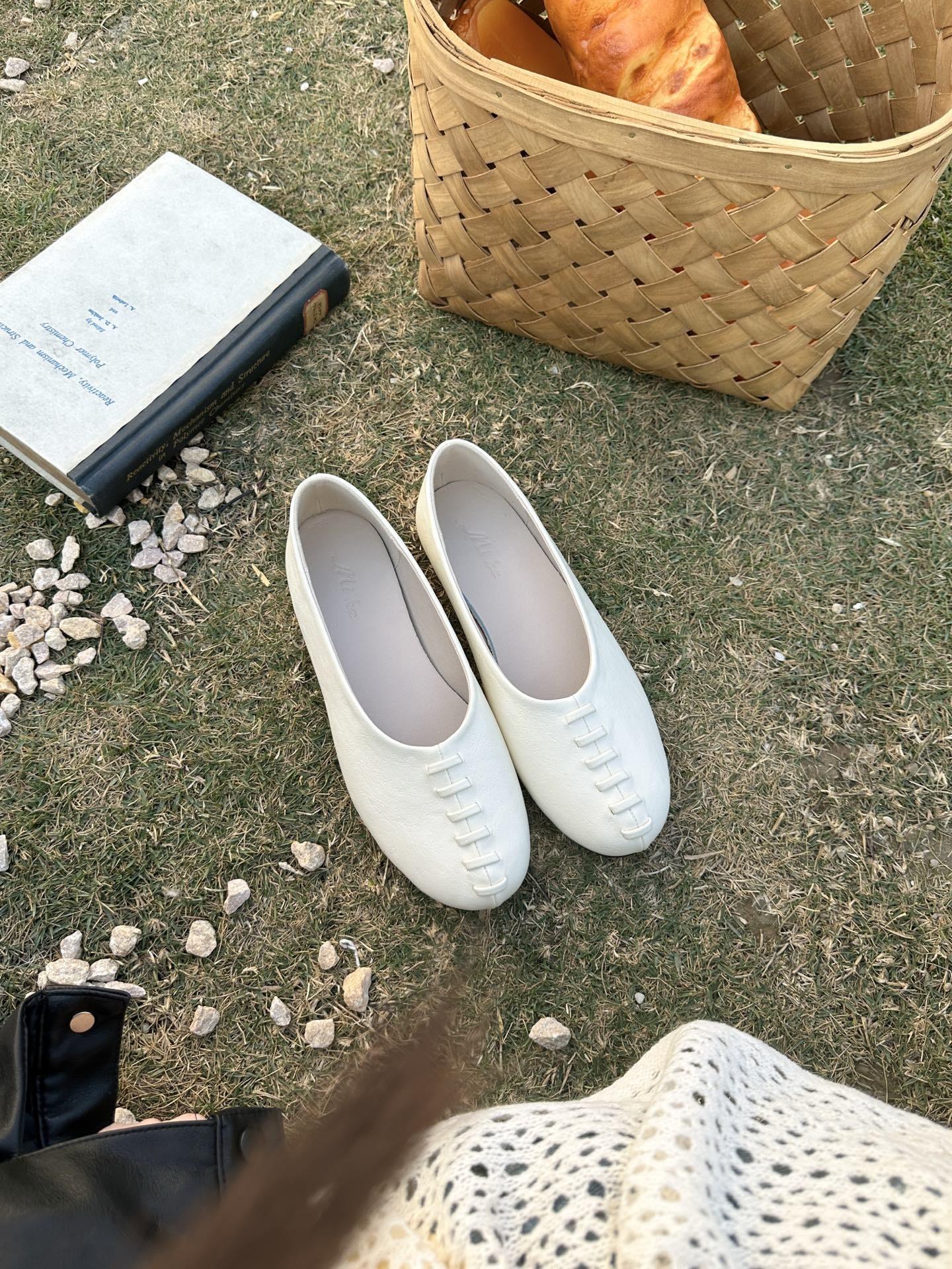 Minimalist Versatile Flat Bottom Round Head Shoes 35