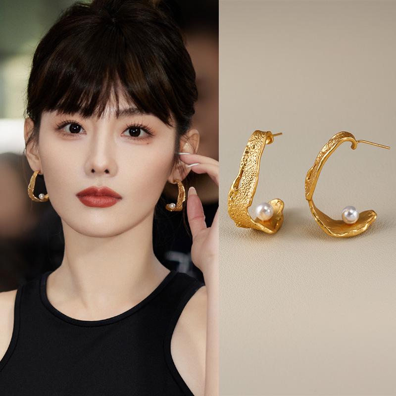 

Zhang Jiani-Style Pearl Earrings: 2024 Elegant European & American Luxury Design