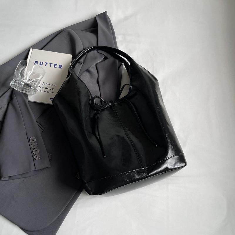 Ielgy Hand-Carry Shiny Tote Bag Korean Version Trendy Large-Capacity Fashion Shoulder Bag Work Commuter Female Bag