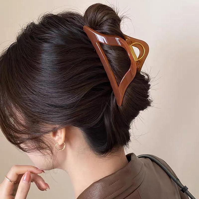 Pince à cheveux géométrique creuse couleur unie coréenne pour femmes Pince à cheveux simple Épingles à cheveux Grande pince crabe Accessoires pour cheveux Coiffure