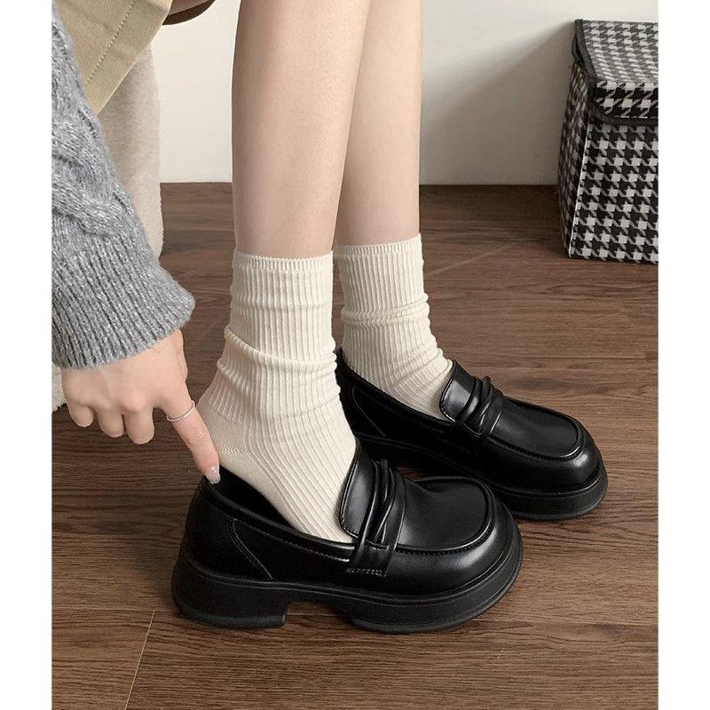 Vielseitige Retro-Plateau-Lederschuhe mit runder Spitze für Damen, neu Frühjahr/Herbst 2025, britische Slipper aus weichem Leder zum Hineinschlüpfen