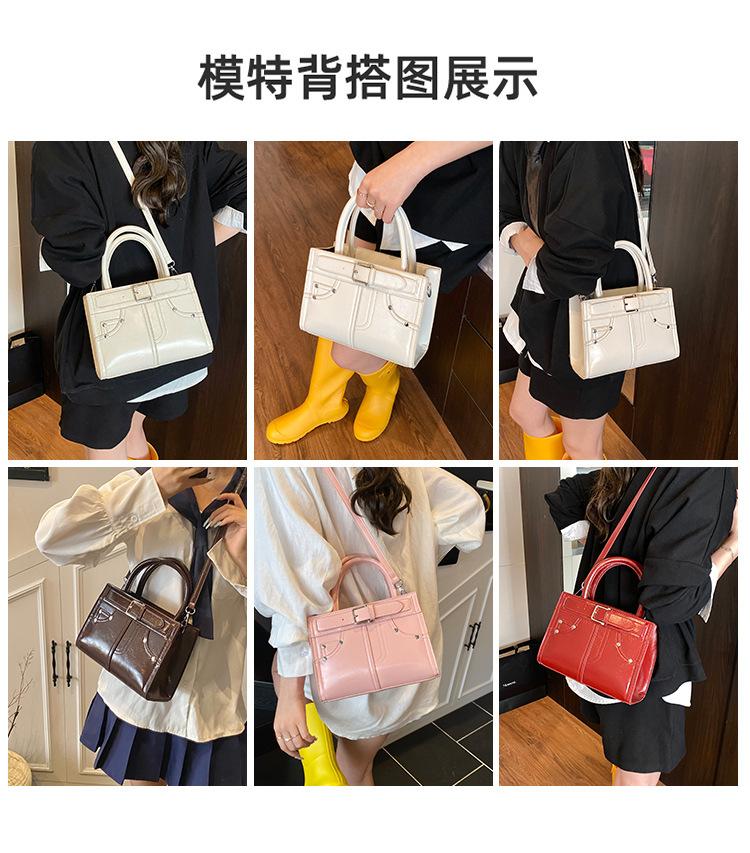 Super Fire Small Bag Women's Summer Versatile 2025 New Fashion Simple Messenger Bag Popular Ins Portable Small Square Bag