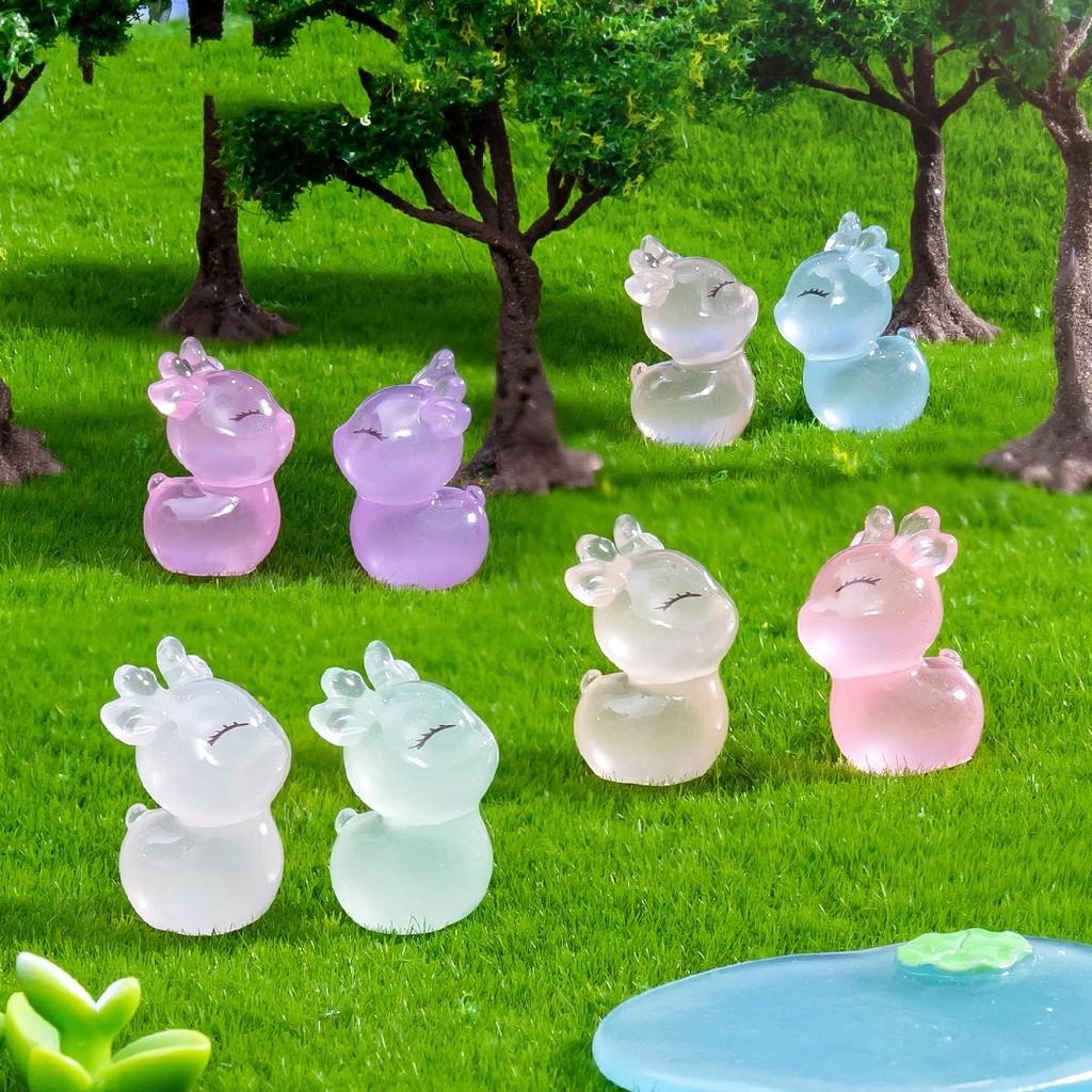 Entzückende im Dunkeln leuchtende Harz-Hirsch-Miniatur für DIY-Gartendekoration und Basteln