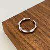 Korean Style Twisted Texture Wave Ring: Light Luxury & Cold Aesthetic