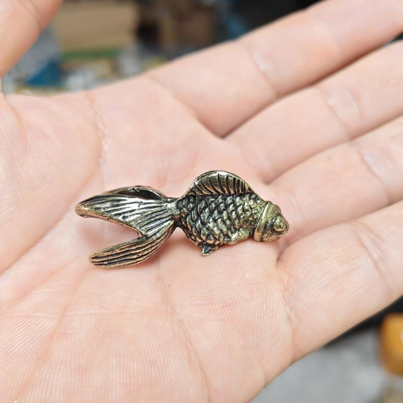 Mini Goldfisch Figuren Retro Messing Glückstier Statue Ornament Heimdekoration Schreibtischdekoration Teetier Niedliche Geschenke