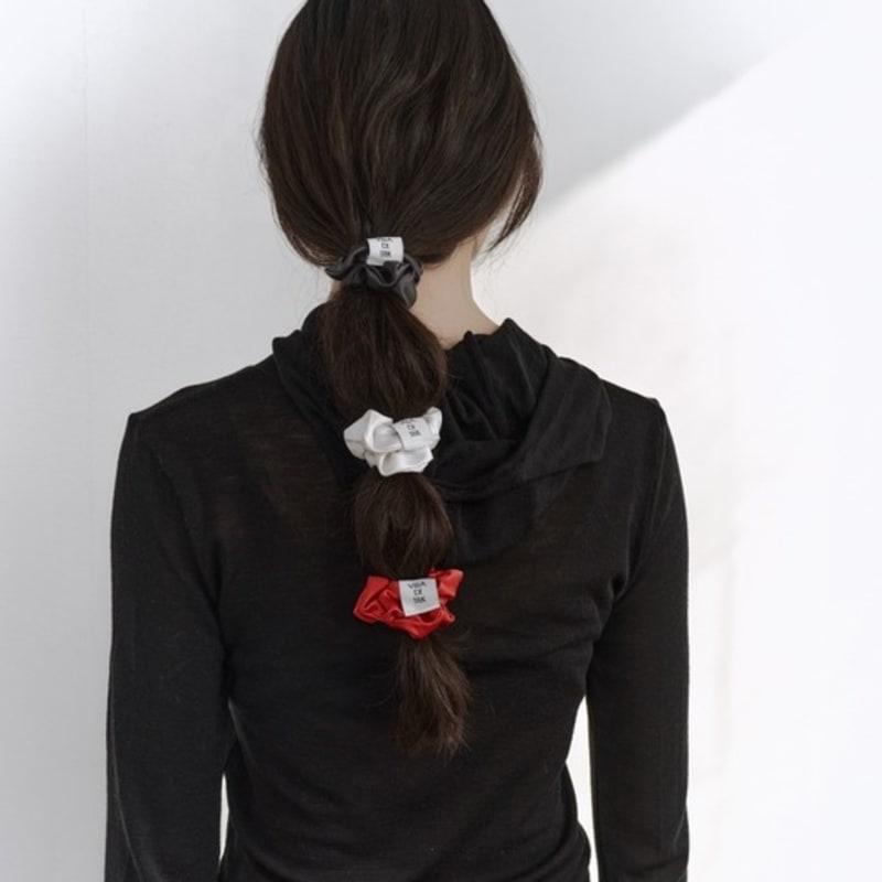 VILLA DE SILK Baby Scrunchie 3er-Set (Cremeweiß/Kirschrot/Anthrazit) Seiden-Scrunchie-Set