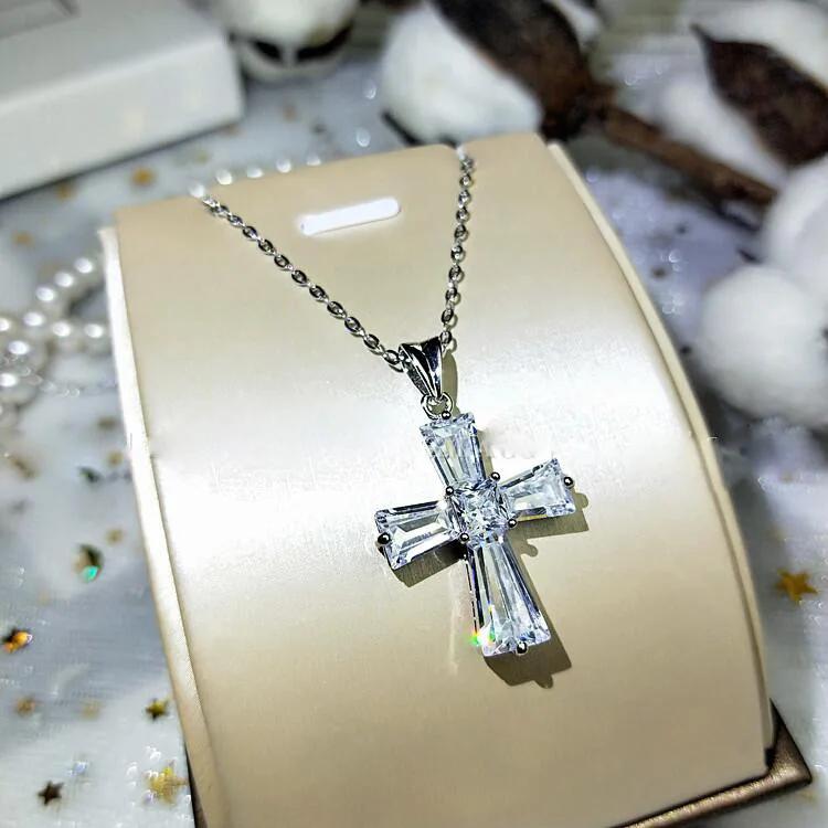 Luxury Women Crystal Cross Pendant Necklace Charm Silver Color Chain Necklace for Women Cute Bride Hand Cross Wedding Necklace