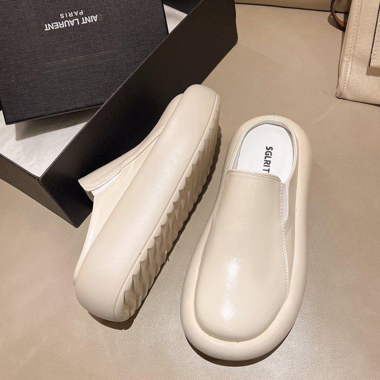 

Популярные женские полушлепанцы с толстой подошвой и закрытым носком, новинка осени и зимы, уличная обувь, шлепанцы на одном педале в французском стиле, трендовые шлепанцы Мюли, ленивые тапочки 39