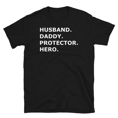 Camiseta Unisex Marido Papá Protector Héroe Regalo Día del Padre Papá Camisa Negra