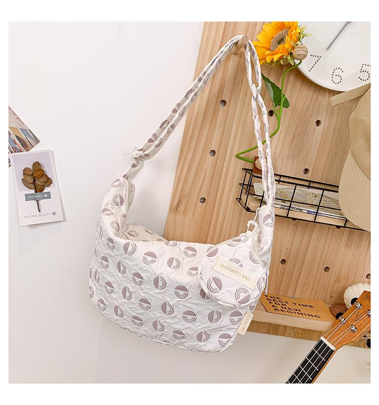 2025 New Pleated Bubble Cross-body Bag Small Fresh Texture Versatile Fashion Dumpling Bag Casual Small Square Bag Trend