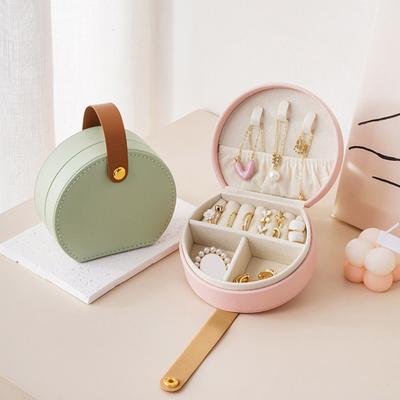 Schmuckschatulle Ringe Ohrringe Organizer Mehrere Fächer Wasserdicht Kompaktes Design Tragbares Reise-Schmucketui