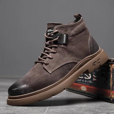 Neue Schuhe für Männer Echtes Leder Stiefeletten Herbst Mode High Tops Leder Casual Schuhe Coole Arbeitsschuhe Winter Plüsch Stiefel