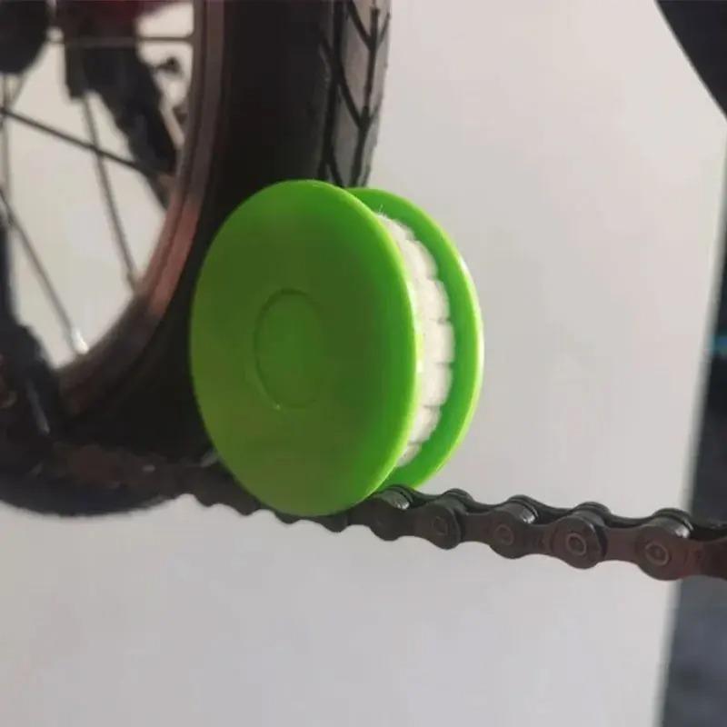 Durable Bike Chain Lubricator Bicycle Chain Oiler Lubricating Disc Bicycle Maintenance Tool Cycling Gear Roller Lubricant