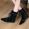 Damen Retro Western Plissee Stiefeletten mit eckiger Spitze und Innensohle, dünnes Riemendesign für Herbst und Winter.