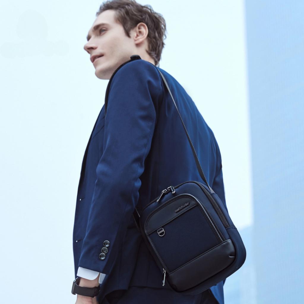 Saszetka męska granatowa wodoodporna torba na ramię miejska biznesowa elegancka funkcjonalna 2,7 l arctic hunter k00689blue