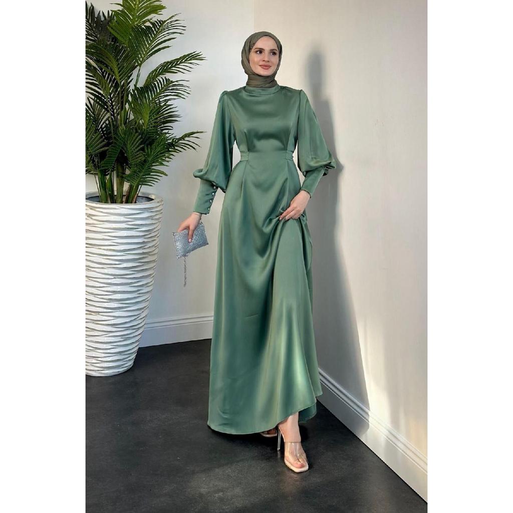 Emora Gürtelkleid aus Satin Schwarz