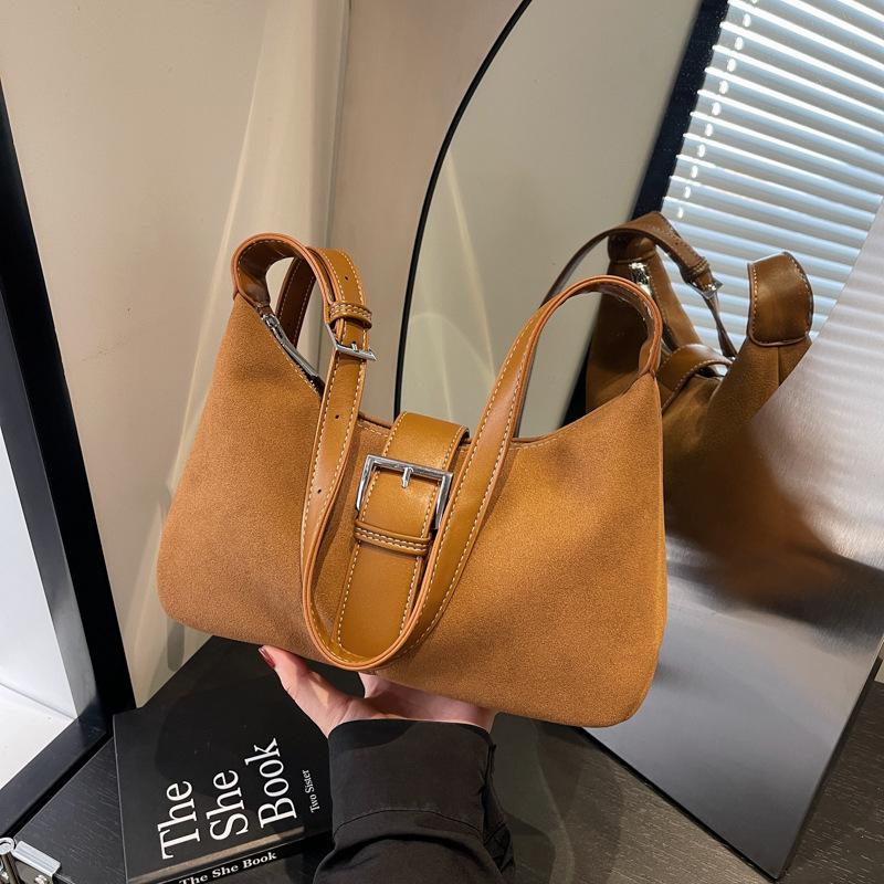 

Autumn and winter new texture design fashionable and versatile casual texture underarm messenger bag tote bag коричневий