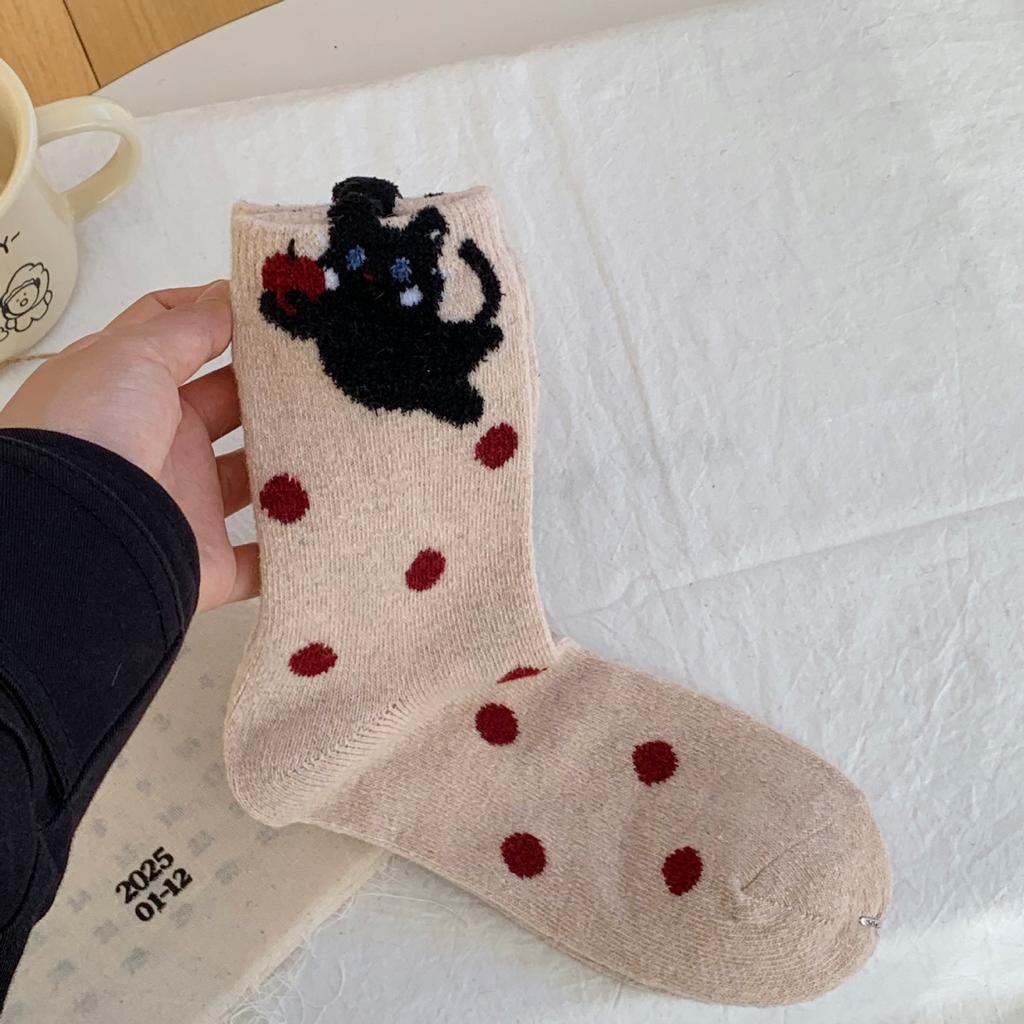 Wool Socks Women Cartoon Cute Cat Mid-Tube Socks Diamond Plaid Lace Pile Socks Red Socks