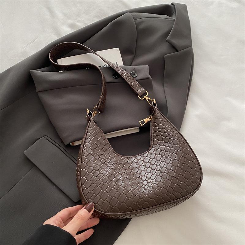 French Woven Crescent Bag Niche Design 2025 New Versatile High-end Texture Fashion Shoulder Bag Underarm Bag Women