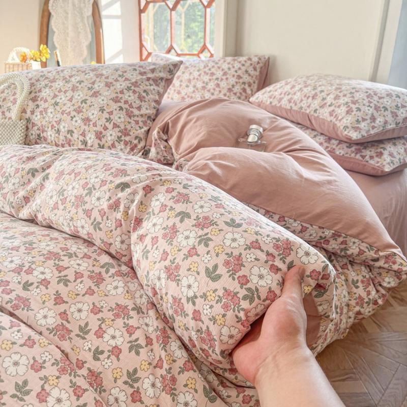 Retro Pastoral Bed Sheet Four-piece Set, Four-season Washed Cotton Small Floral Quilt Cover