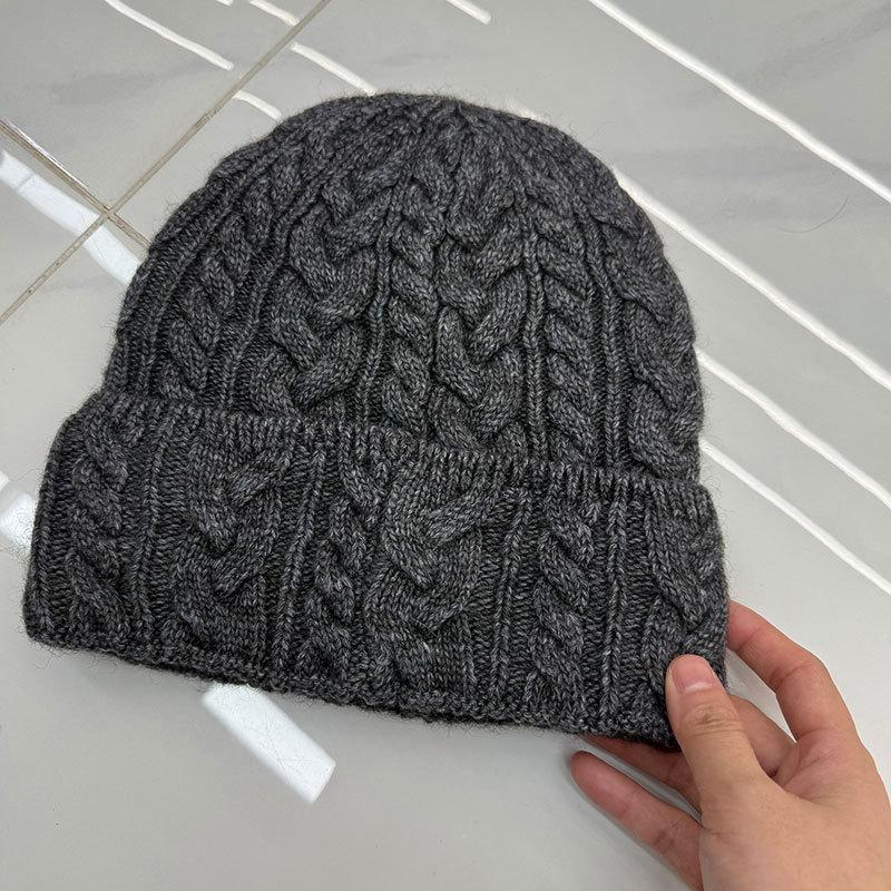 Autumn and winter new big head circumference twist wool hat men's and women's pullover hat wool hat knitted ear protection warm cold hat