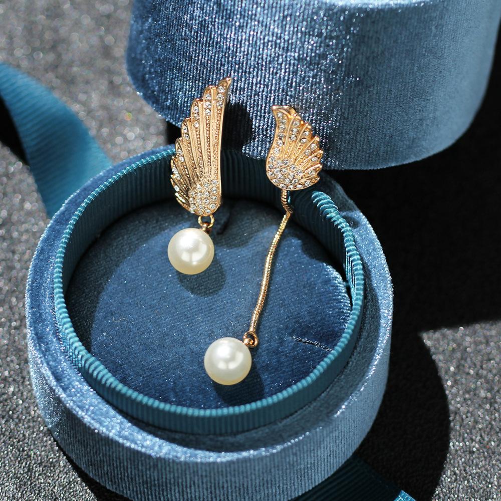 Temperament Gold-plated Diamond Asymmetrical Angel Wings Earrings Simple Versatile Imitation Pearl Earrings No Earrings Women