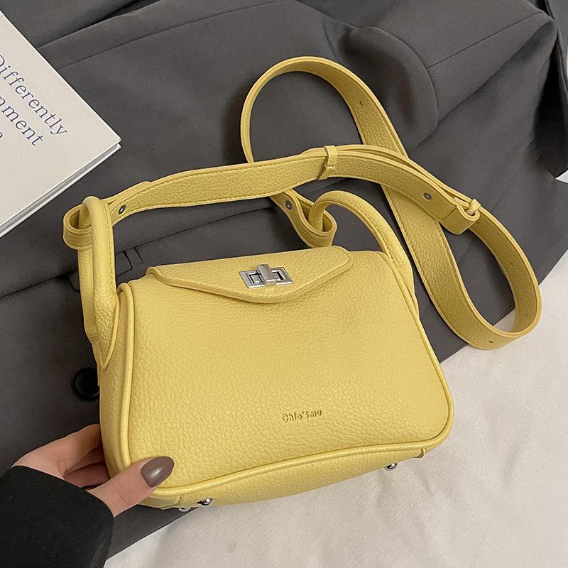 Spring Niche High-end Underarm Bag Women's 2025 New Fashion Lychee Pattern Versatile Commuter Messenger Pillow Bag