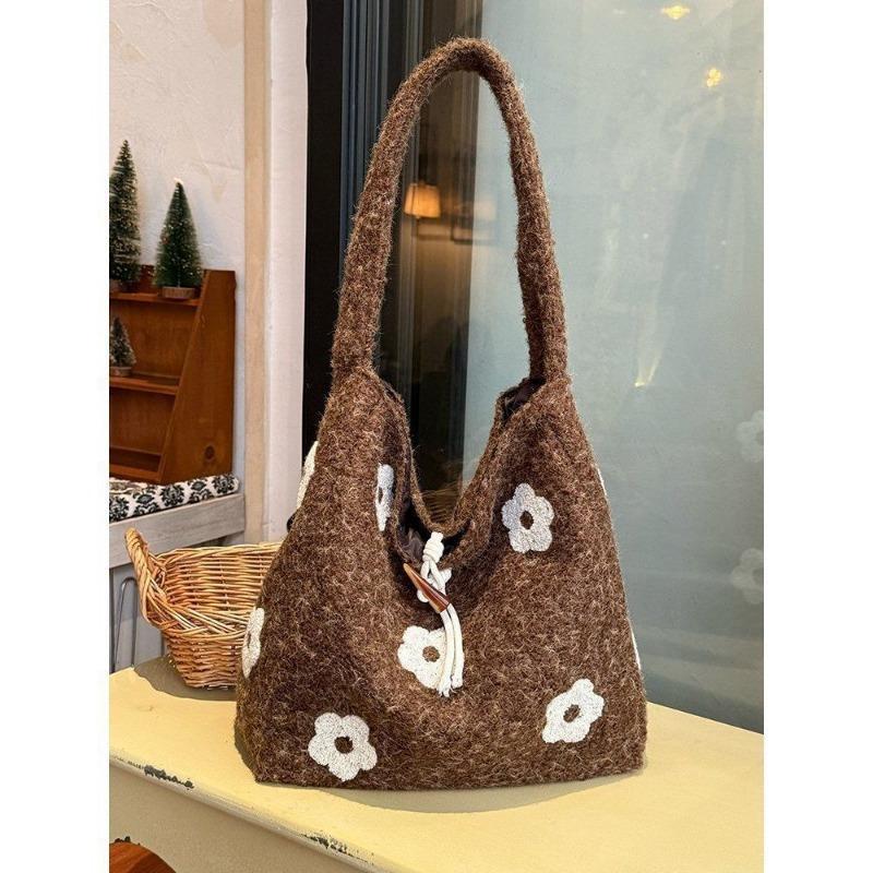 Embroidered Shoulder Bag, New Sweet and Artistic Bohemian Tote Bag